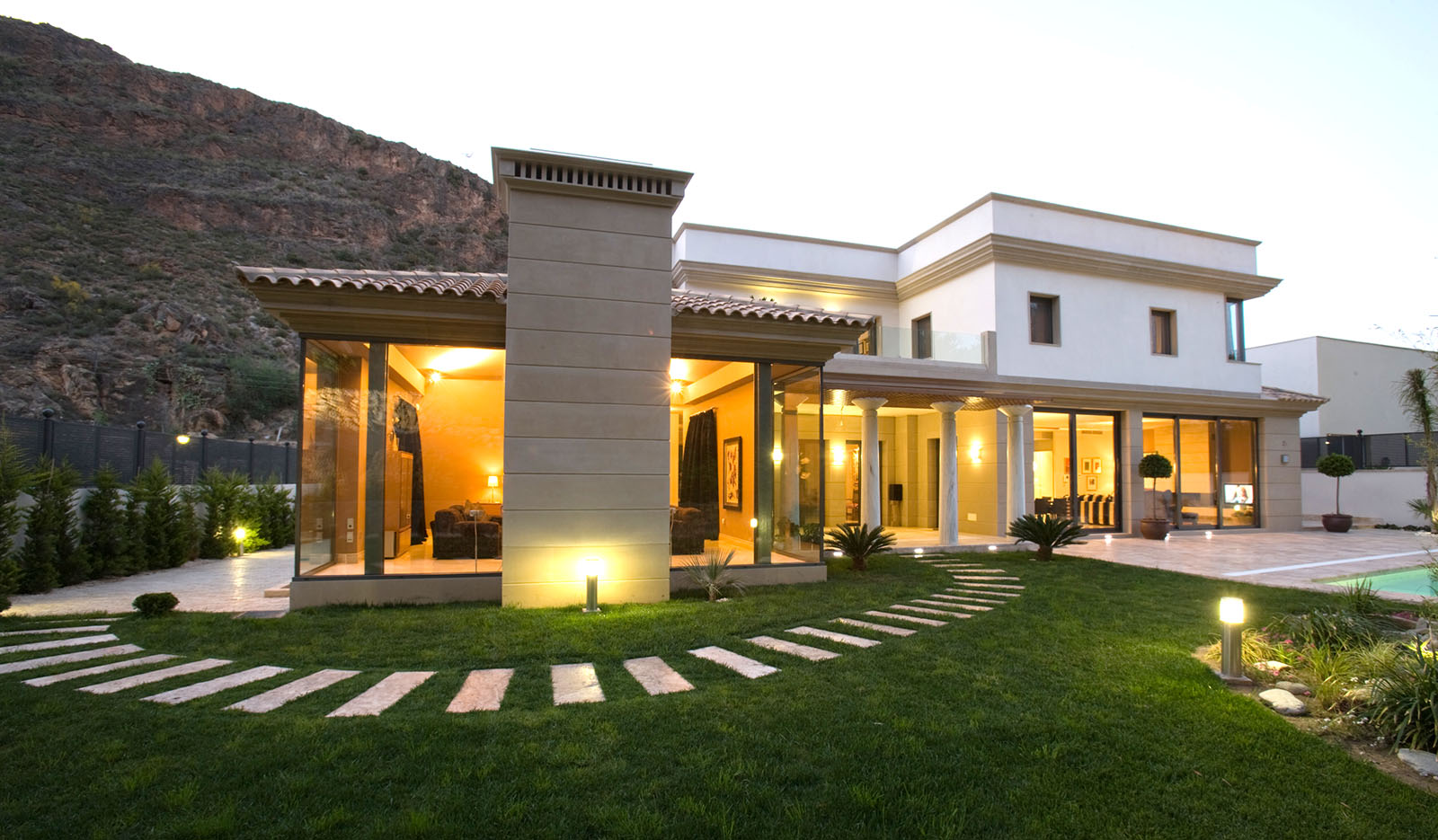 casa-contemporanea-almeria-2-exterior-jardin-cuellar-stone